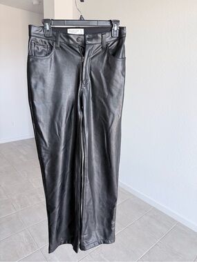 Women’s Abercrombie & Fitch Black Faux Leather High-Rise Pants - Size 27/4